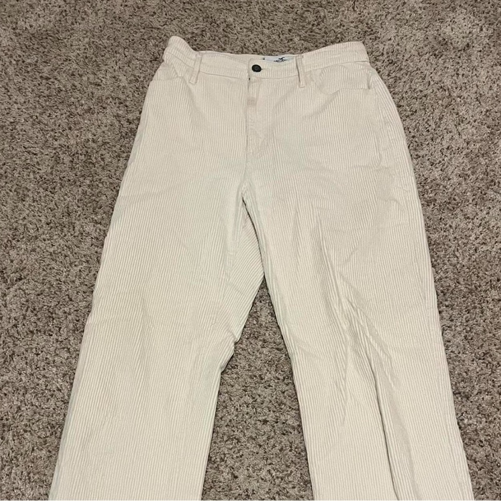 Hollister Women’s Corduroy Pants in Cream